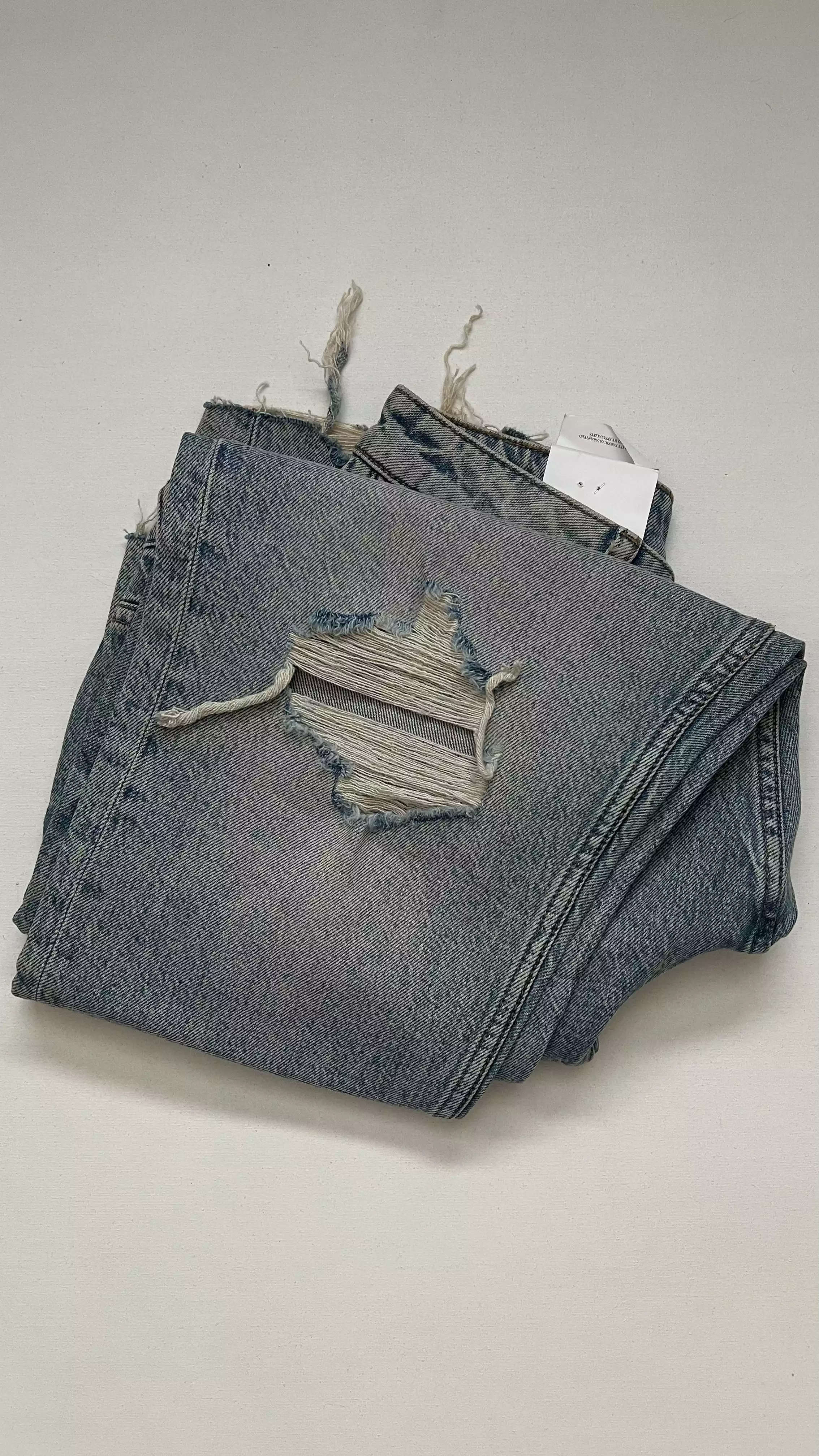  MOMFIT Collection — Signature fit Leg Denim 