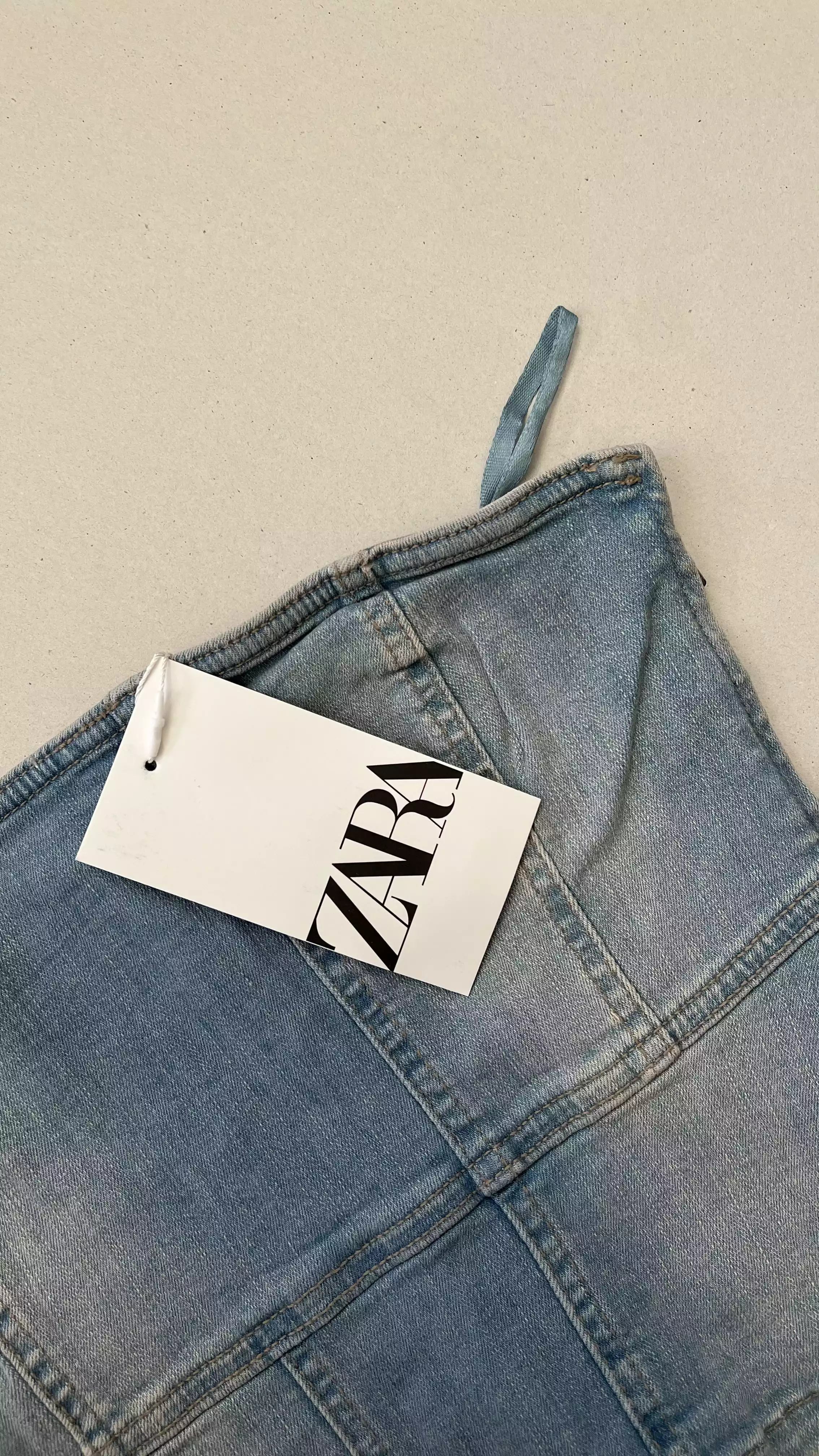ZARA Series_cleavage crop